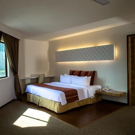 Grand Barakah Hotel Ампанг Екстер'єр фото